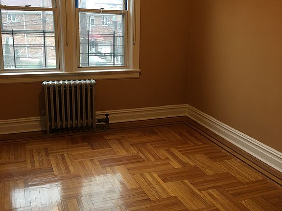 2nd image of 250 Hollywood Ave