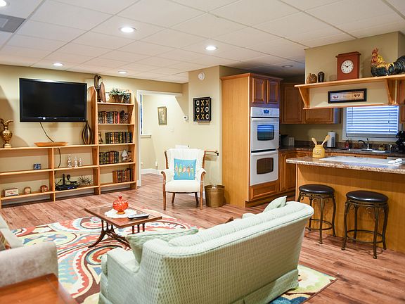2nd image of 112 Hatcher Ln