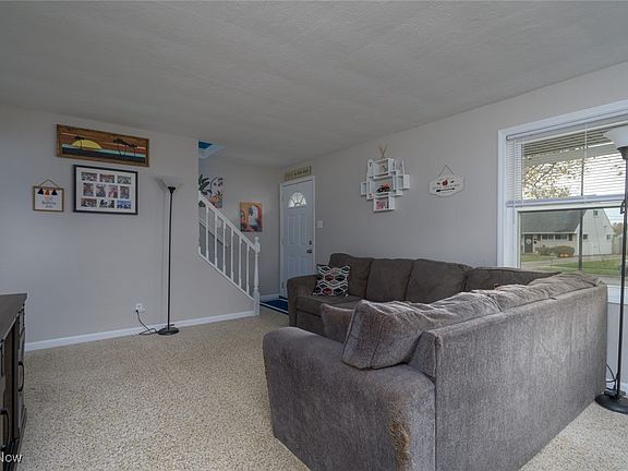 5th image of 2340 Larchdale Dr
