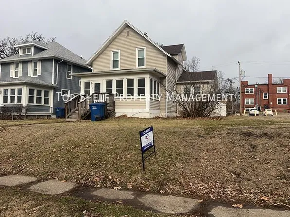 621 Oak Park Ave, Des Moines, IA 50313