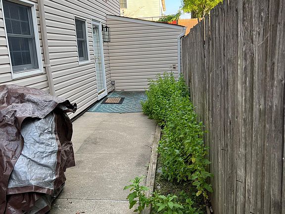 3rd image of 168 Memphis Ave Floor 1