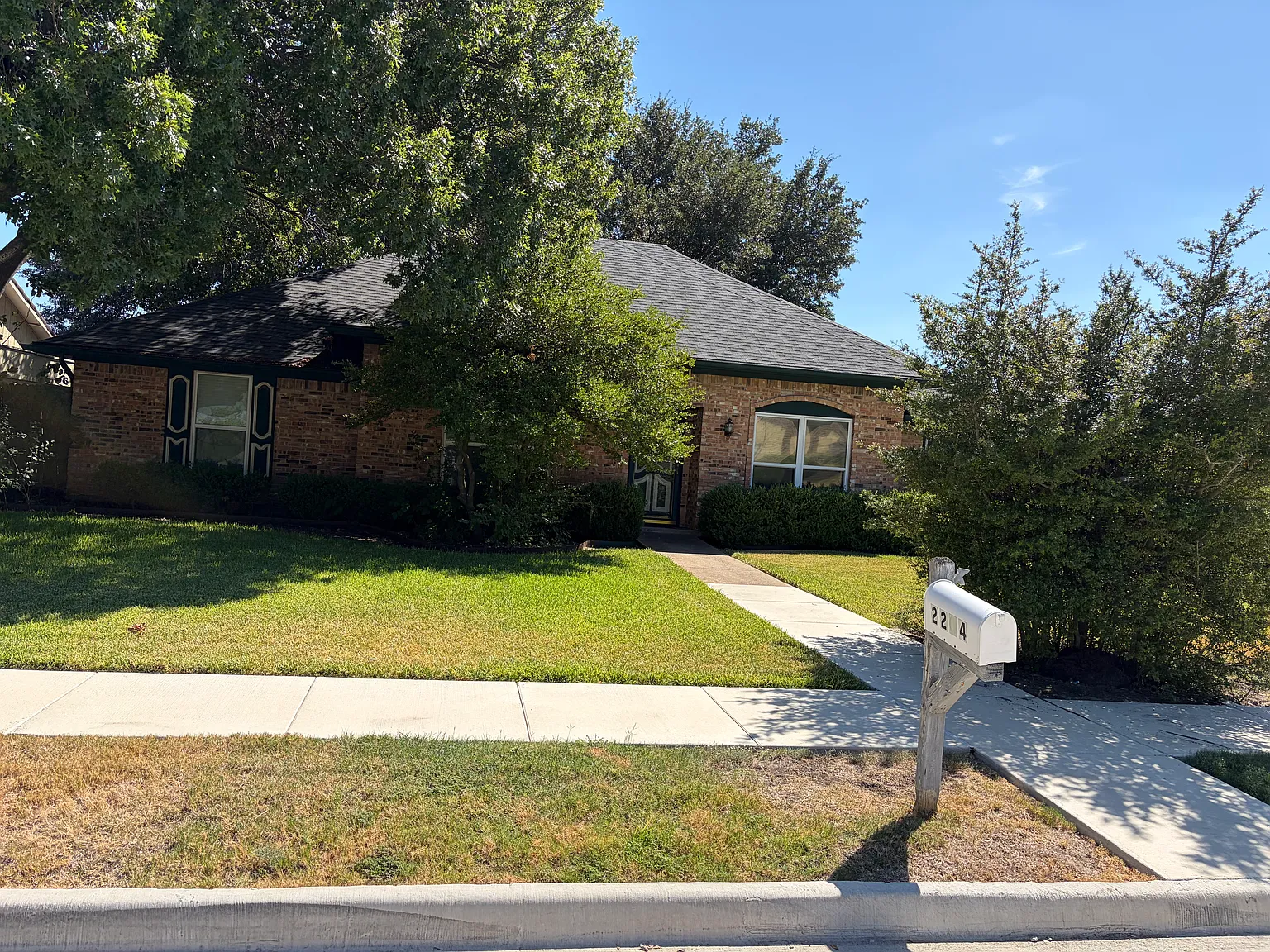 2204 Treehouse Lane — Photo 1