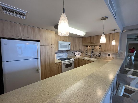 4th image of 1900 Clifford St Unit 603-1