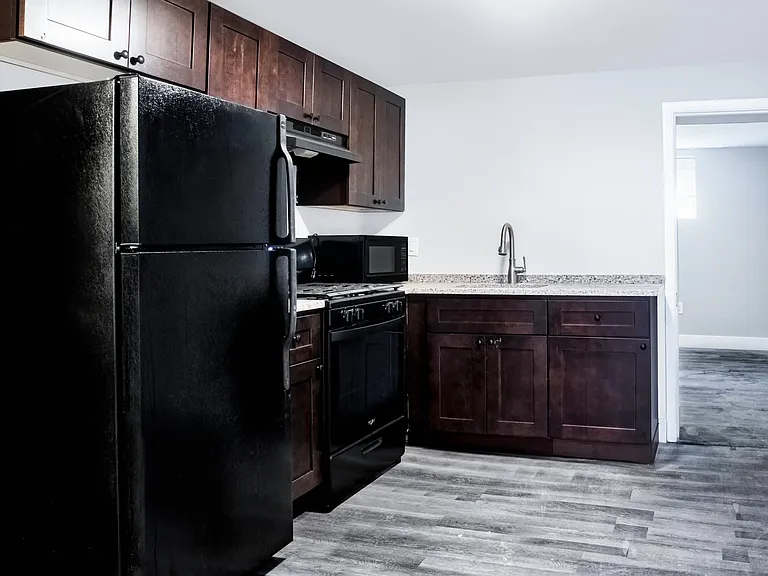 2348 Moore St — Photo 3