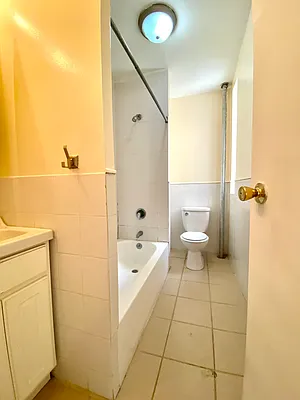 Rented by Abba Realty Associates INC | media 8