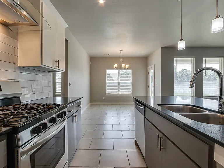 10608 Glover River Dr — Photo 12