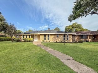 2147 Oak Valley Ln, Dallas, TX 75232