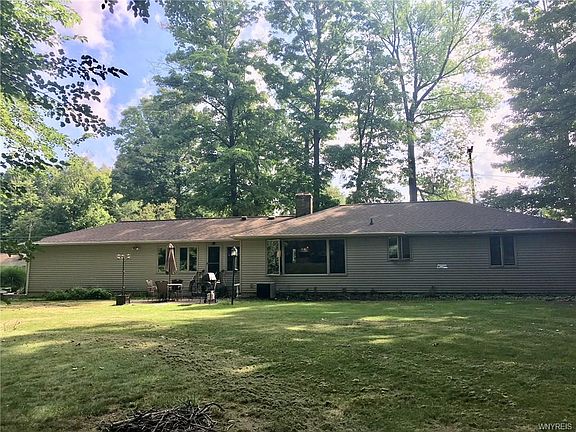 2nd image of 5562 Oakridge Dr