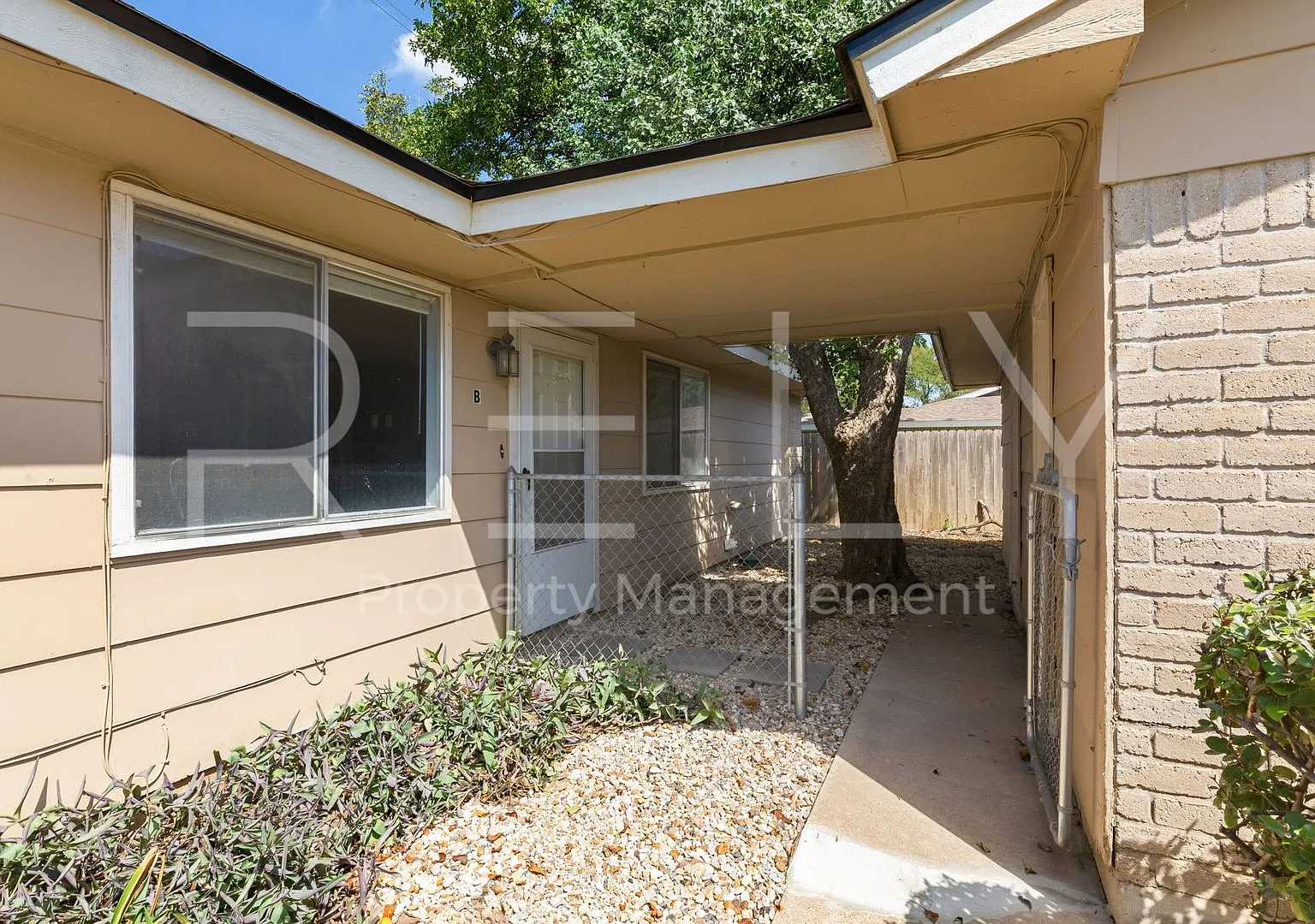 PM2-GT409 E Janis Dr — Photo 3