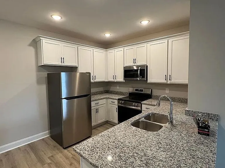 308 Hillview Mills Blvd — Photo 5