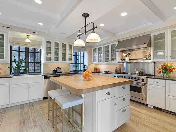 5th image of 11 W 67th St #909