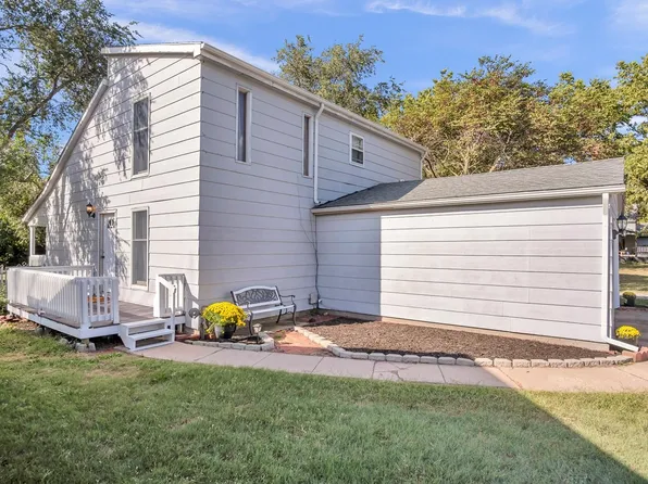 215 SW 7th St, Newton, KS 67114