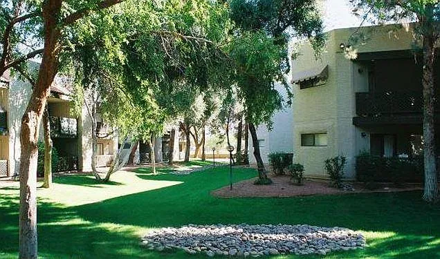 La Estancia Apartments — Photo 16