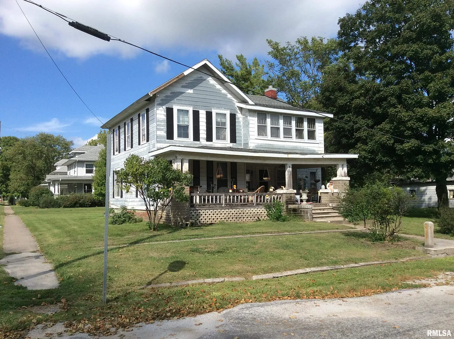 105 E Chestnut St photo 1