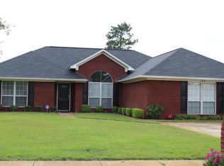 105 Larkin Ct, Hinesville, GA 31313