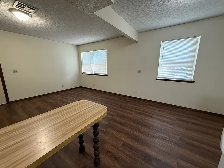405 S Hester St #D — Photo 4