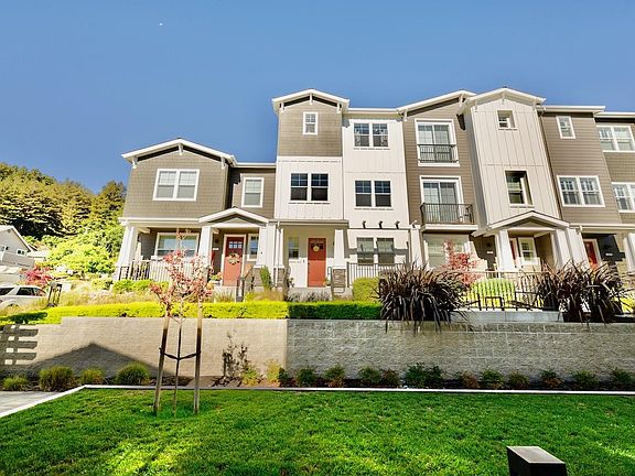 5th image of 301 Cove Ln