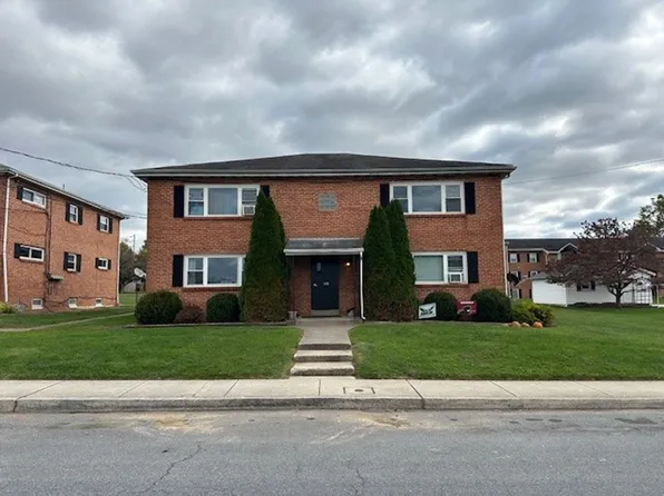 130 Adelia St APT 8, Middletown, PA 17057