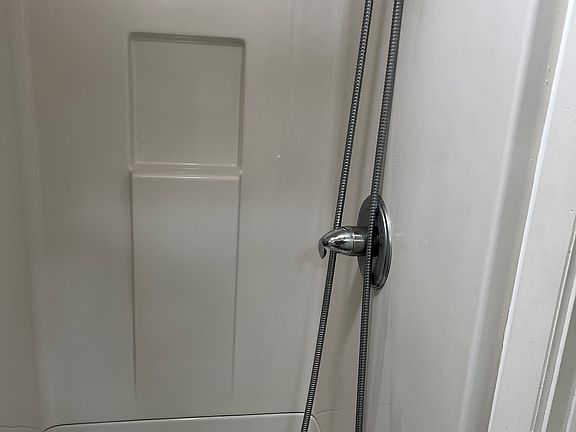 2nd image of 902 Columbia Ave #6