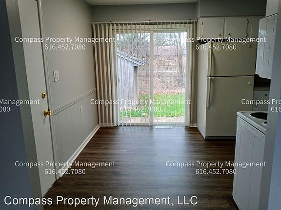 4th image of 3525 Wedgewood Dr SW