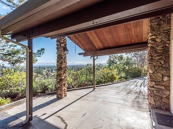 4th image of 20972 Sarahills Dr