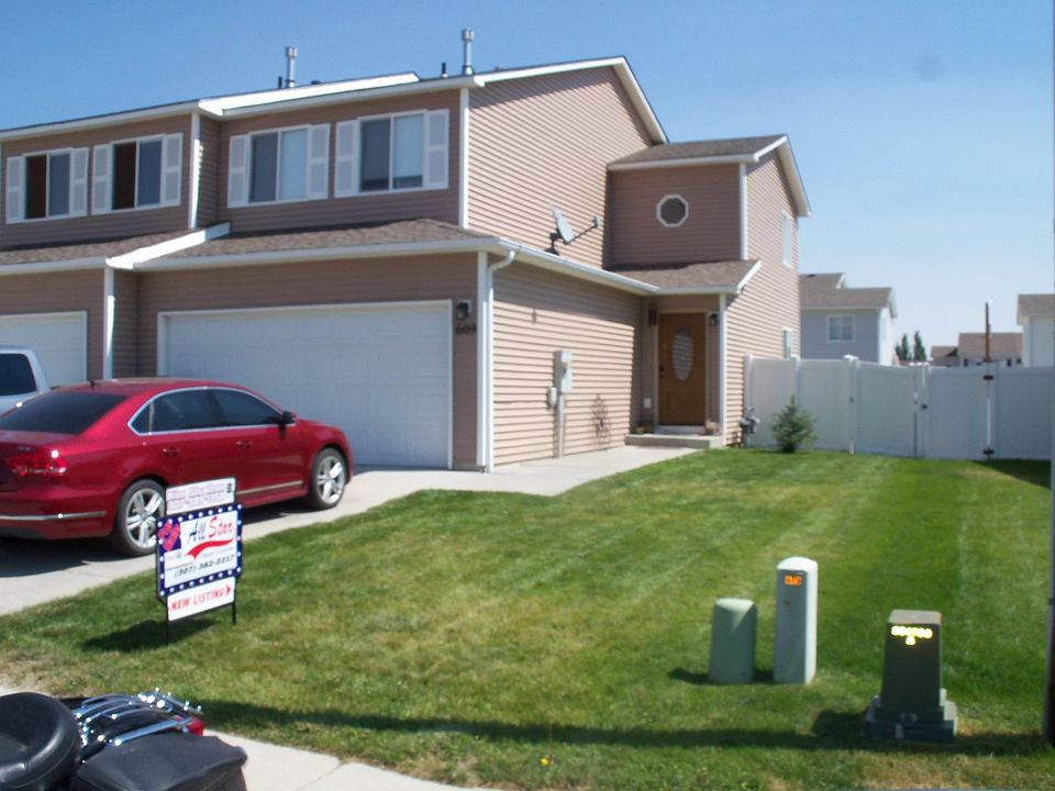 1st image of 609 Dinwoody Way