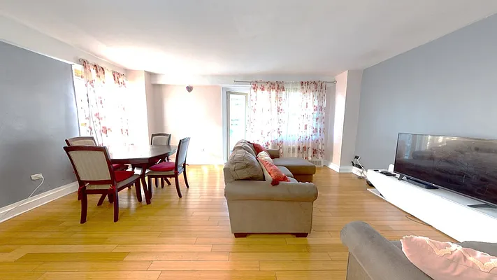 Sold by Remax Edge | media 3