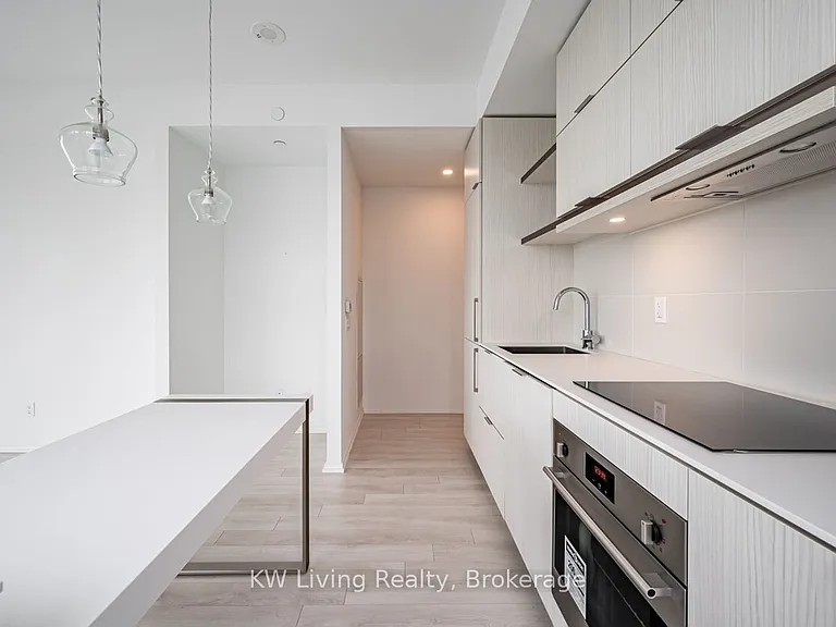 197 Yonge St #2102 — Photo 4