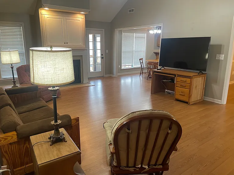 111 Nathan Dr — Photo 4