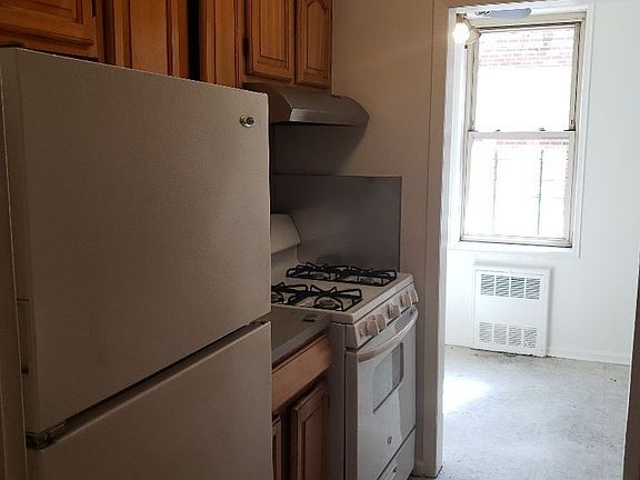 3rd image of 2355 E 12th St APT 1J