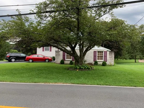 7679 Manor Dr, Harrisburg, PA 17112