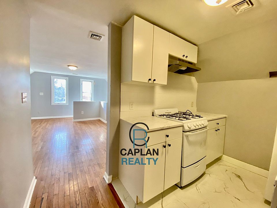 1st image of 125 Dewitt St #4