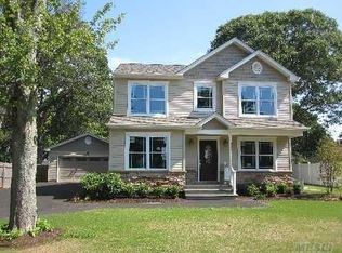 125 Edward Ave, West Islip, NY 11795