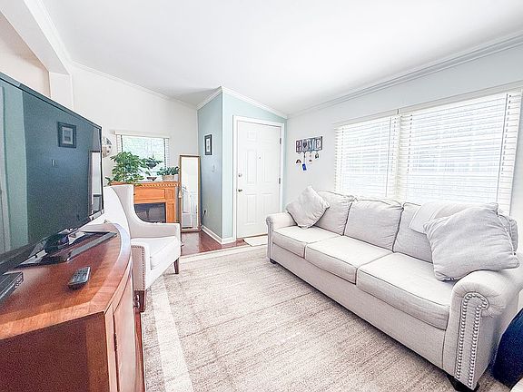 5th image of 801 Woodchuck Dr