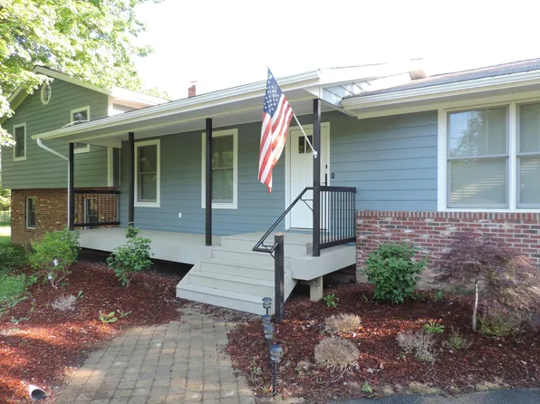 1637 Truslow Rd, Fredericksburg, VA 22406
