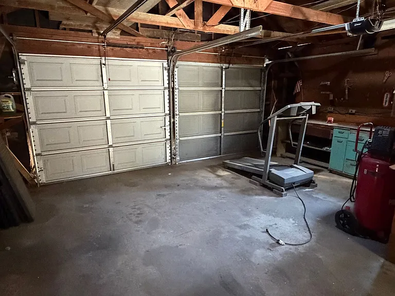 785 E Ventura Ave — Photo 2