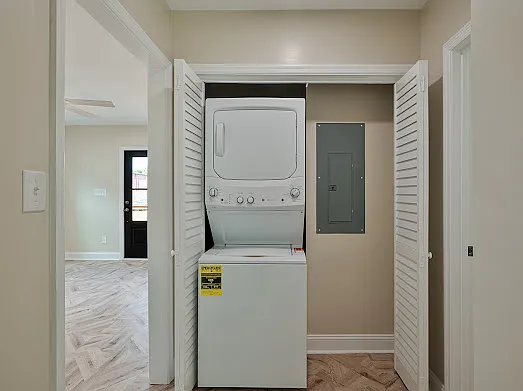 1405 Holt St — Photo 15