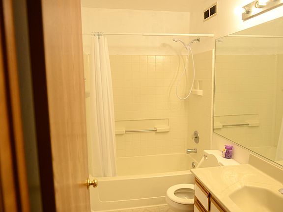 4th image of 6351 Fremont Dr