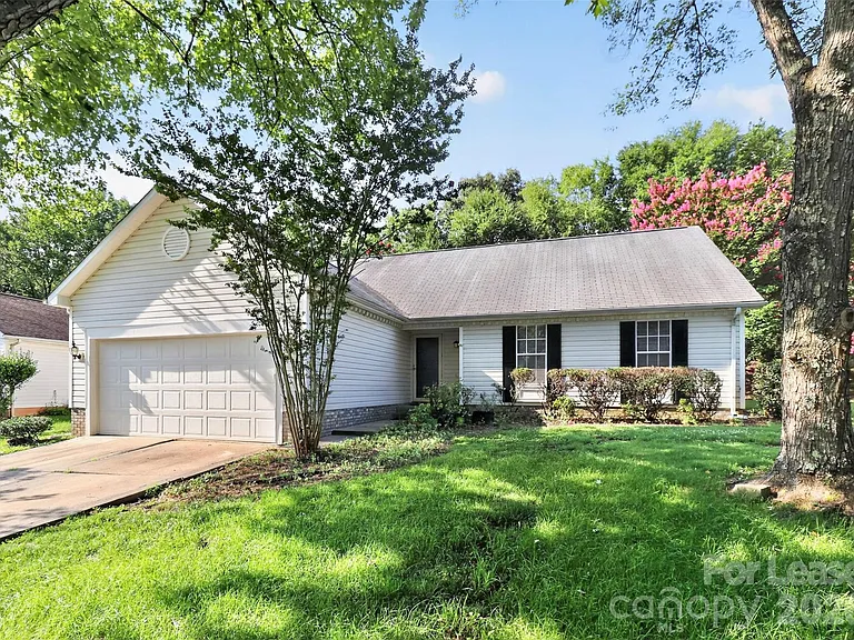 3411 Pondridge Ct — Photo 1