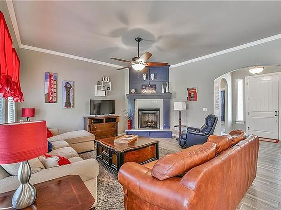 3rd image of 2223 Kimball Dr