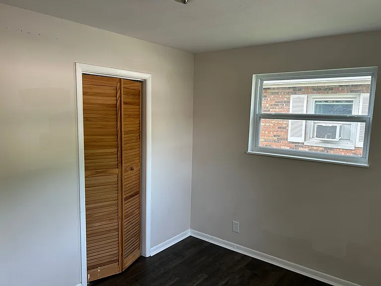 1220 Lincoln St — Photo 4