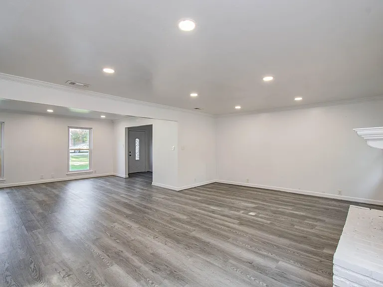 674 Ravensworth Dr — Photo 30