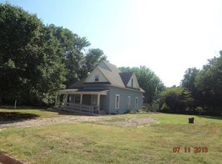 111 N Oak St, Whitewater, KS 67154
