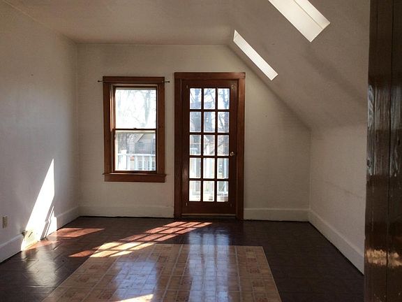5th image of 2947 N Newhall St #2947A