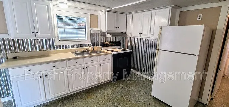 7318 Hayward Ave #3 — Photo 9