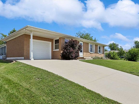 3rd image of 5008 Montclair Dr NW
