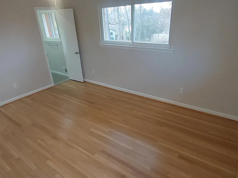 9820 Inglemere Dr — Photo 41