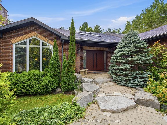 3rd image of 64 Woodbridge Cir