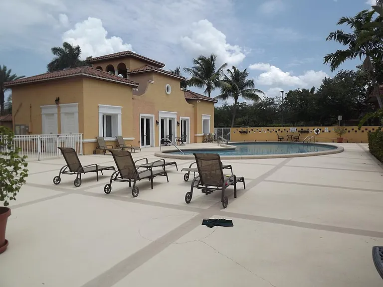 6709 N Kendall Dr #228 — Photo 16