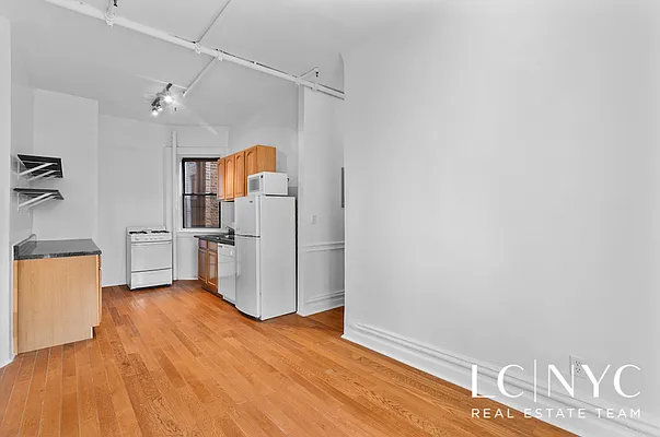 Rented by Keller Williams NYC | media 14